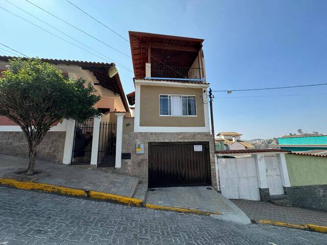 #31 - Casa para Venda em São Lourenço - MG
