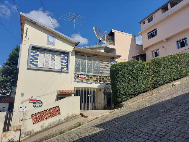 #42 - Casa para Venda em São Lourenço - MG
