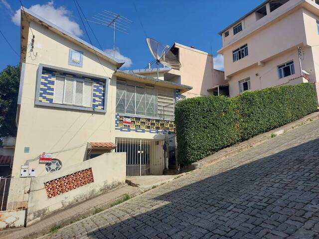#42 - Casa para Venda em São Lourenço - MG